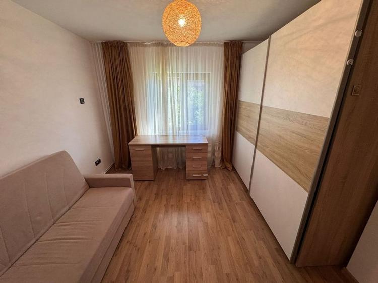 Apartament cu 3 camere decomandat, mobilat în Banca Națională