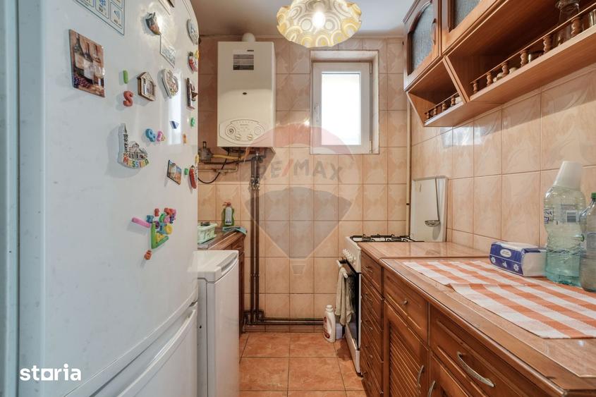 Casă cu 6 camere cu Teren 416.37 Mp în Bartolomeu