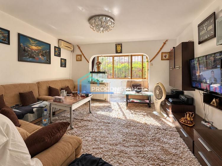 Apartament cu 3 camere decomandat, mobilat în Girocului