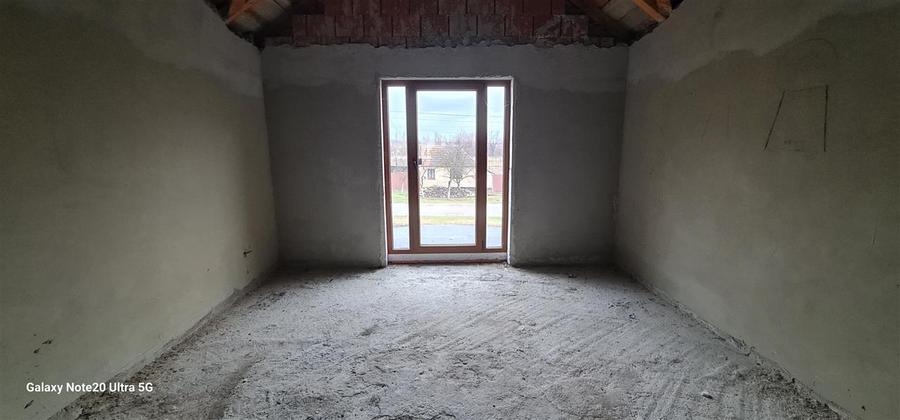 Casă individuală cu 6 camere cu Teren 923 Mp în Agrișu Mare