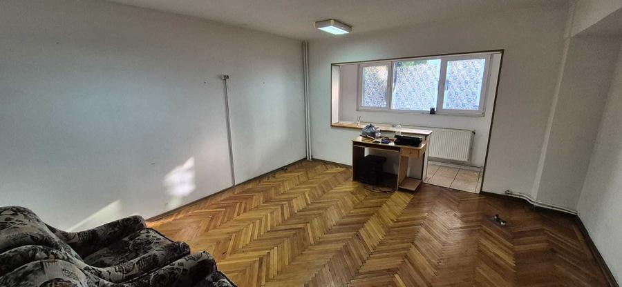Apartament cu 2 camere decomandat în Buzaului