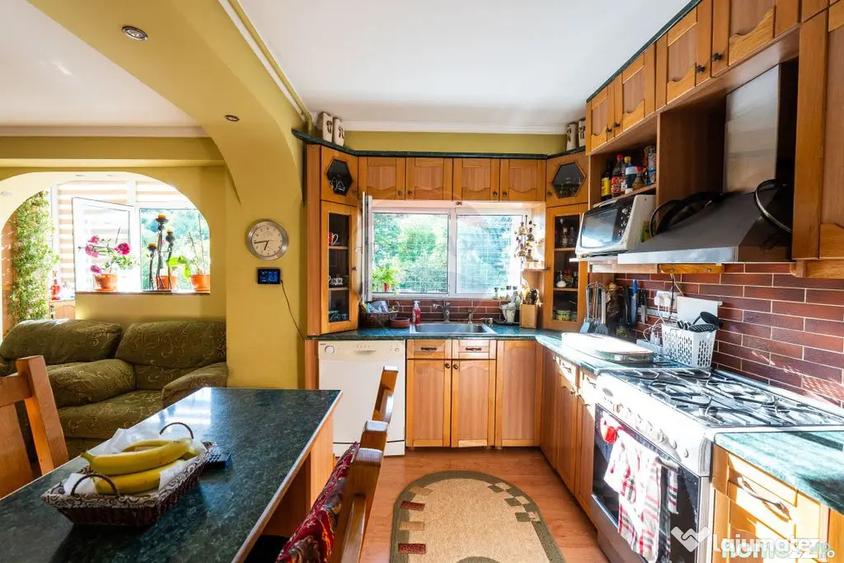 Apartament cu 3 camere decomandat în Ultracentral