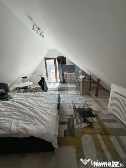 Casă cu 10 camere cu Teren 380 Mp în Astra