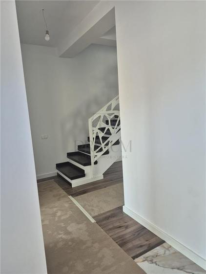 Duplex cu 5 camere cu Canalizare în Moșnița Nouă