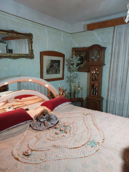 Casă cu 5 camere cu Teren 200 Mp în Central