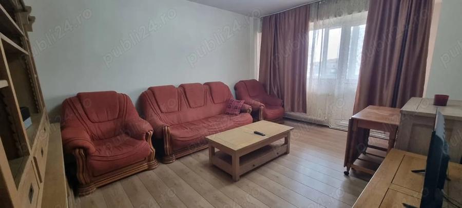 Apartament cu 3 camere decomandat în Central