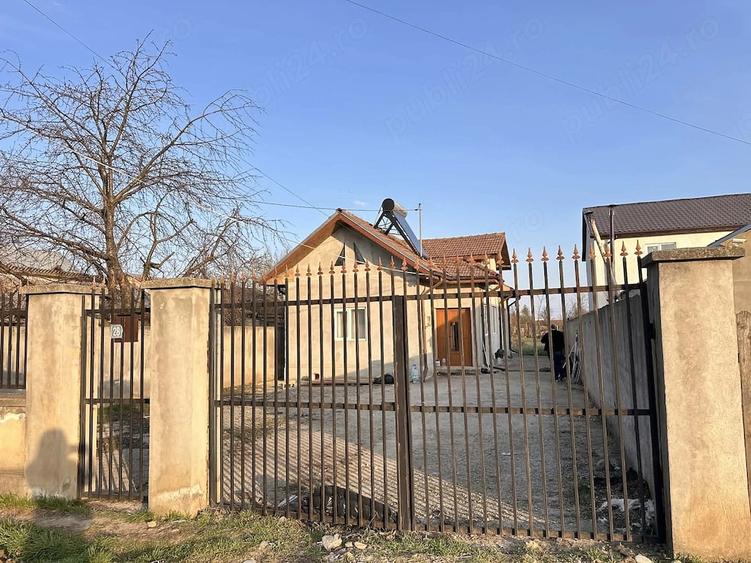 Casă cu Teren 737 Mp în Vadu Pașii