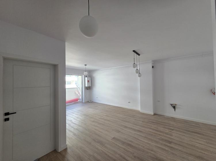 Apartament cu 2 camere semidecomandat în Florești