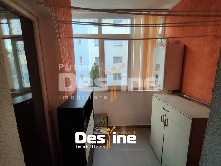 Garsonieră decomandată, mobilată în Vișani