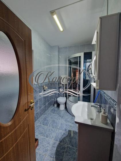 Casă cu 5 camere cu Canalizare în Andrei Mureșanu