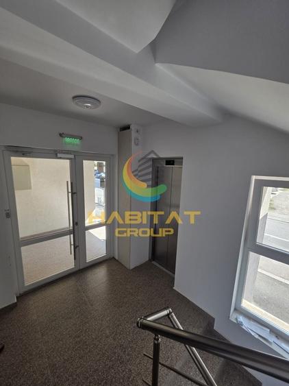 Apartament cu 4 camere semidecomandat în Berceni