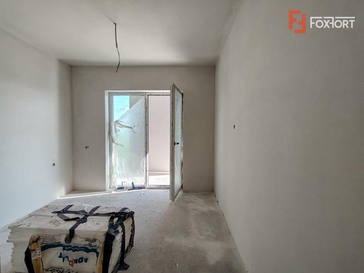 Apartament cu 3 camere decomandat în Giroc