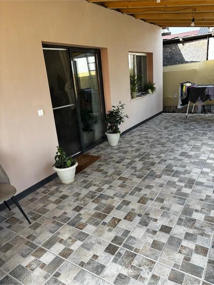 Casă cu 5 camere cu Teren 336 Mp în Central