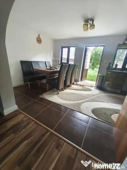 Casă cu 4 camere cu Teren 2600 Mp în Horodnic