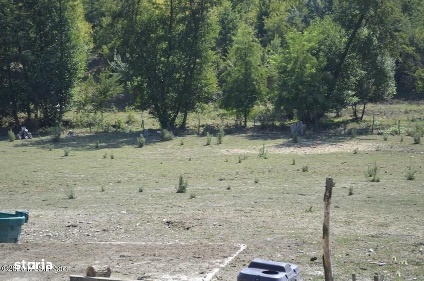 Spațiu comercial, de 1,887 mp, în Glâmbocel