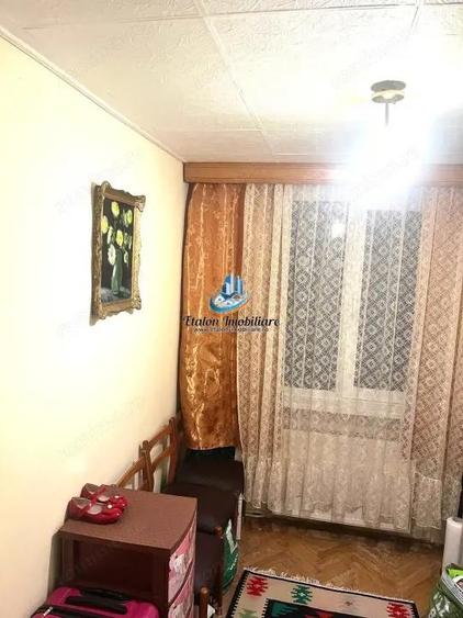 Apartament cu 4 camere semidecomandat în Dărmănești