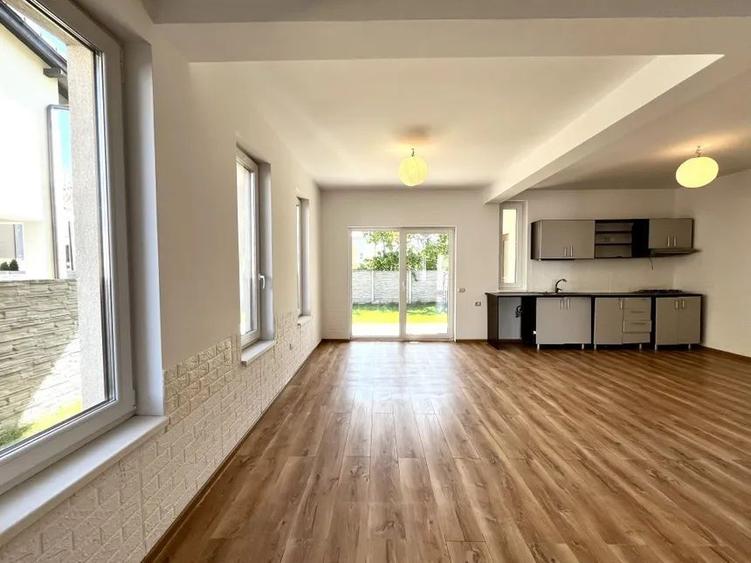 Duplex cu 5 camere cu Canalizare în Giroc
