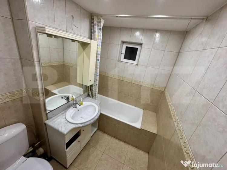 Apartament cu 2 camere decomandat în Rovine