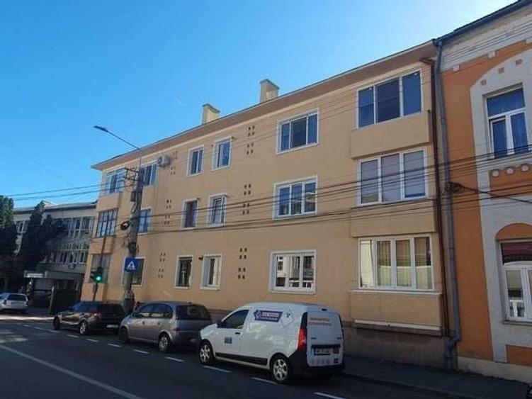 Apartament cu 2 camere decomandat în Ultracentral