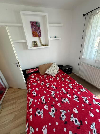 Apartament cu 3 camere semidecomandat în Gheorghe Lazăr
