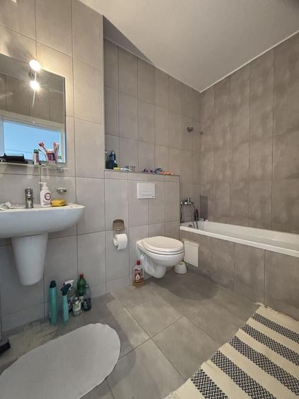 Apartament cu 2 camere semidecomandat, mobilat în Lipovei