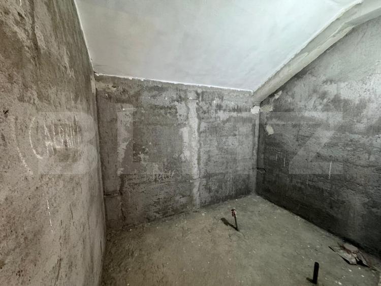 Casă individuală cu 5 camere cu Canalizare în Sud-Est
