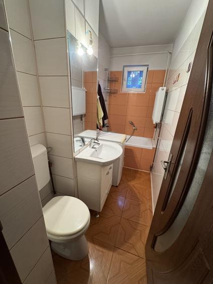 Apartament cu 2 camere semidecomandat în Malu Roșu