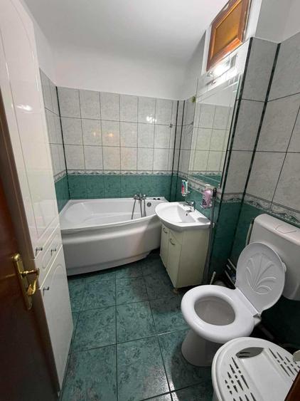 Apartament cu 3 camere decomandat în Popoveni