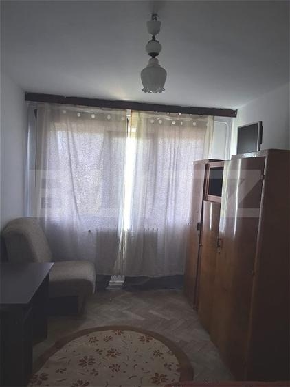 Apartament cu 2 camere semidecomandat, mobilat în Podu Roș