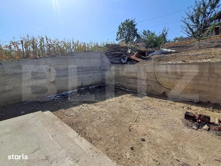 Casă cu 3 camere în Sărmășel
