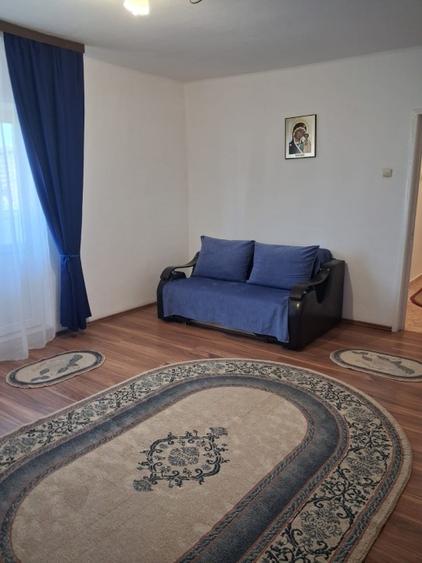 Apartament cu 2 camere decomandat, mobilat în Sebastian