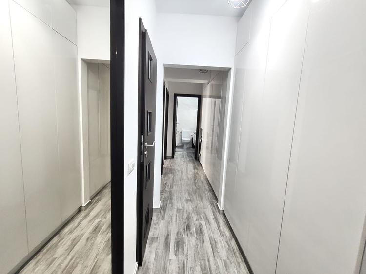 Apartament cu 3 camere decomandat, mobilat în Politehnica