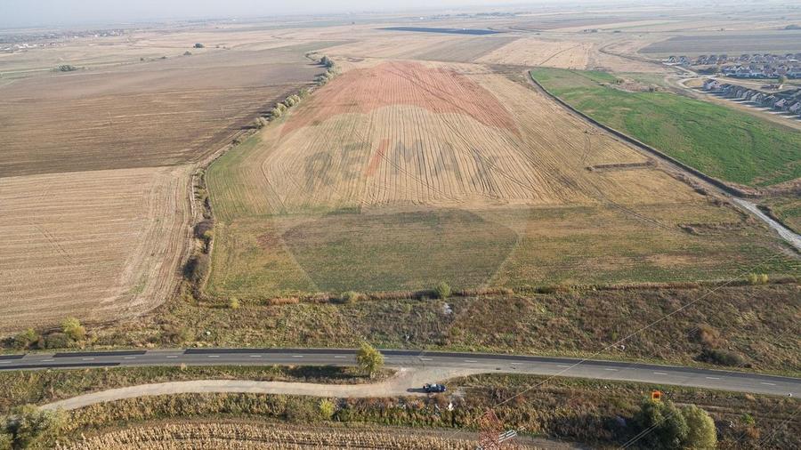 Teren agricol intravilan de 39016 mp, în Exterior Nord
