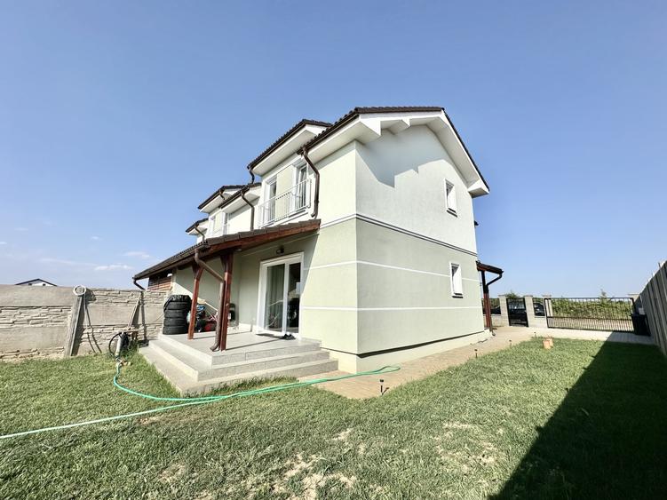 Duplex cu 3 camere cu Teren 305 Mp în Moșnița Veche