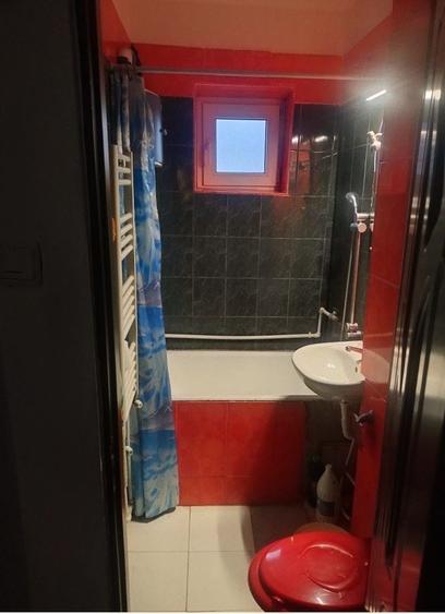 Apartament cu 2 camere semidecomandat în Podu Rizii