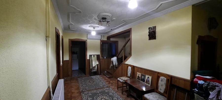 Casă cu 4 camere în Limpeziș