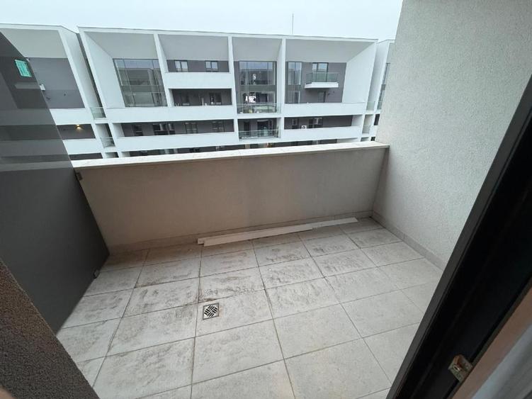 Apartament cu 2 camere semidecomandat, mobilat în Aviației