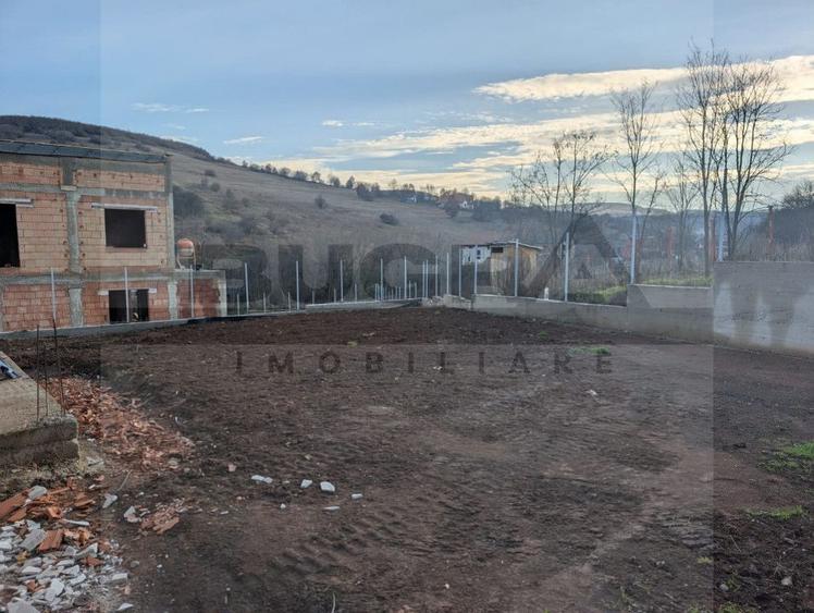 Casă individuală cu 4 camere cu Canalizare în Mera