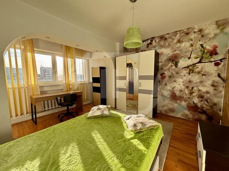 Apartament cu 3 camere decomandat, mobilat în Central — fotografia 3
