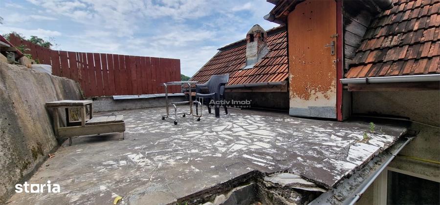 Casă cu 5 camere cu Teren 565 Mp în Central