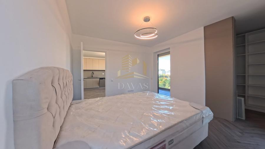 Apartament cu 3 camere semidecomandat, mobilat în Sopor