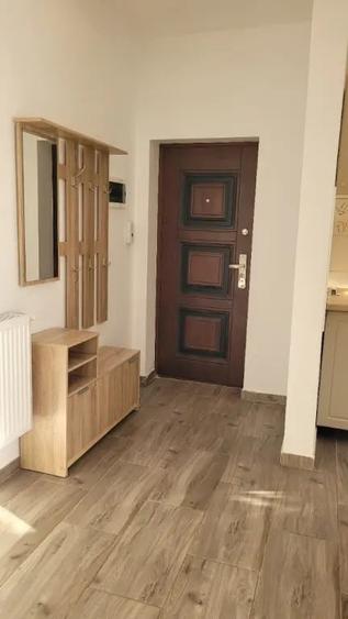 Apartament cu 2 camere semidecomandat în Giroc
