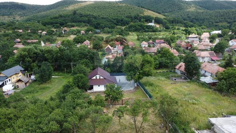 Casa finalizata recent, 2.800 mp teren Livada - Petresti de Jos - 21