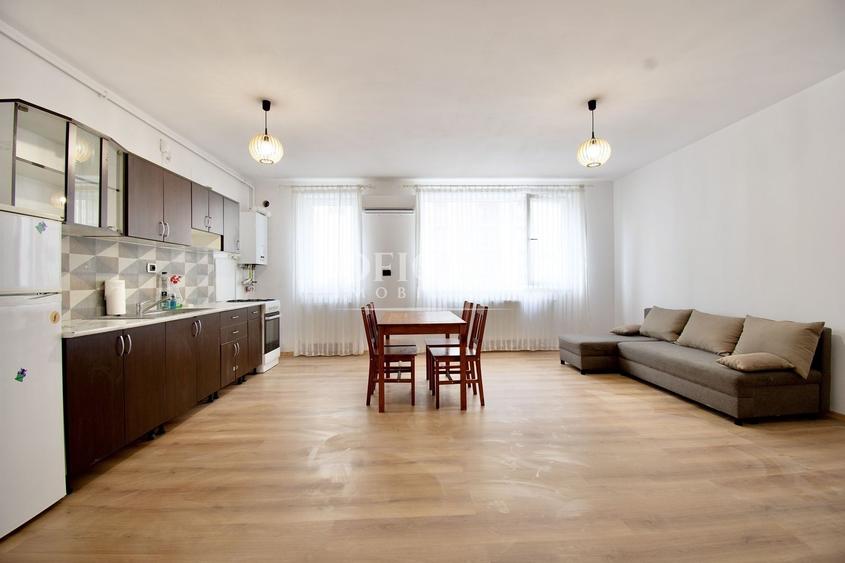 Apartament cu 3 camere semidecomandat, mobilat în Florești