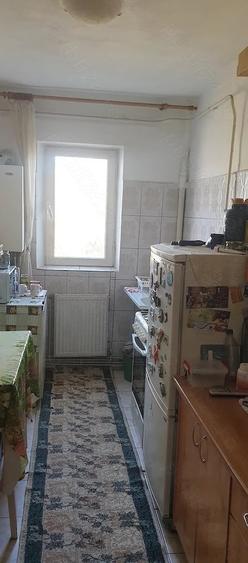 Apartament cu 2 camere semidecomandat în Podu Roș