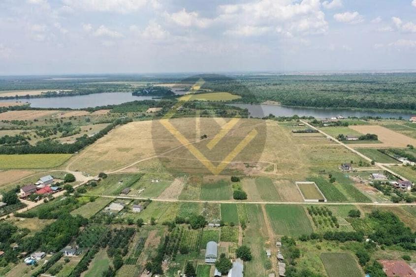 Teren Construcții intravilan de 200000 mp, în Snagov