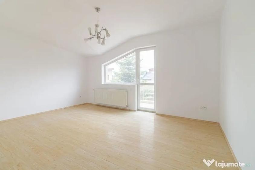 Casă cu 4 camere cu Teren 243 Mp în Central