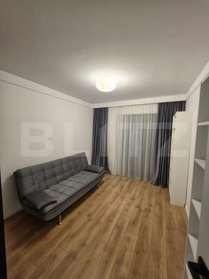 Apartament cu 3 camere semidecomandat, mobilat în Zorilor