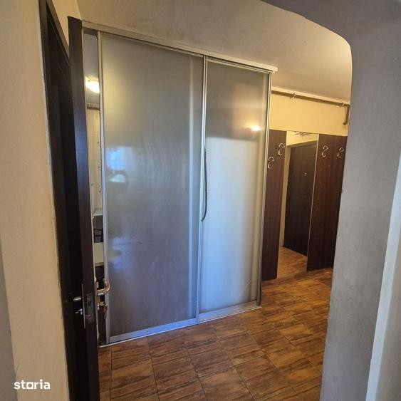 Apartament cu 3 camere decomandat în Tineretului