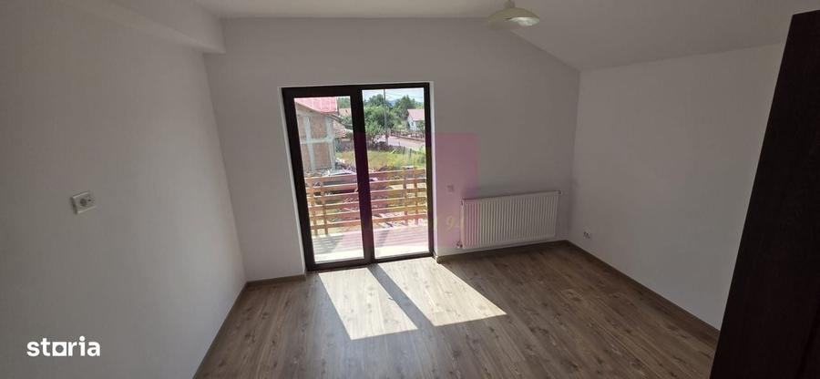 Vila cu 4 camere de vanzare in Brebu - 16